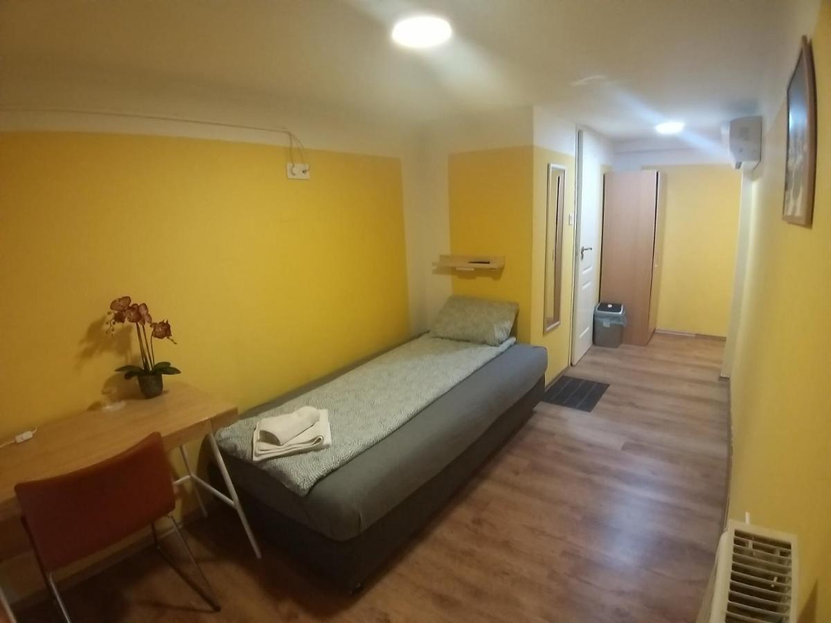 Deniz Guesthouse Βουδαπέστη Εξωτερικό φωτογραφία