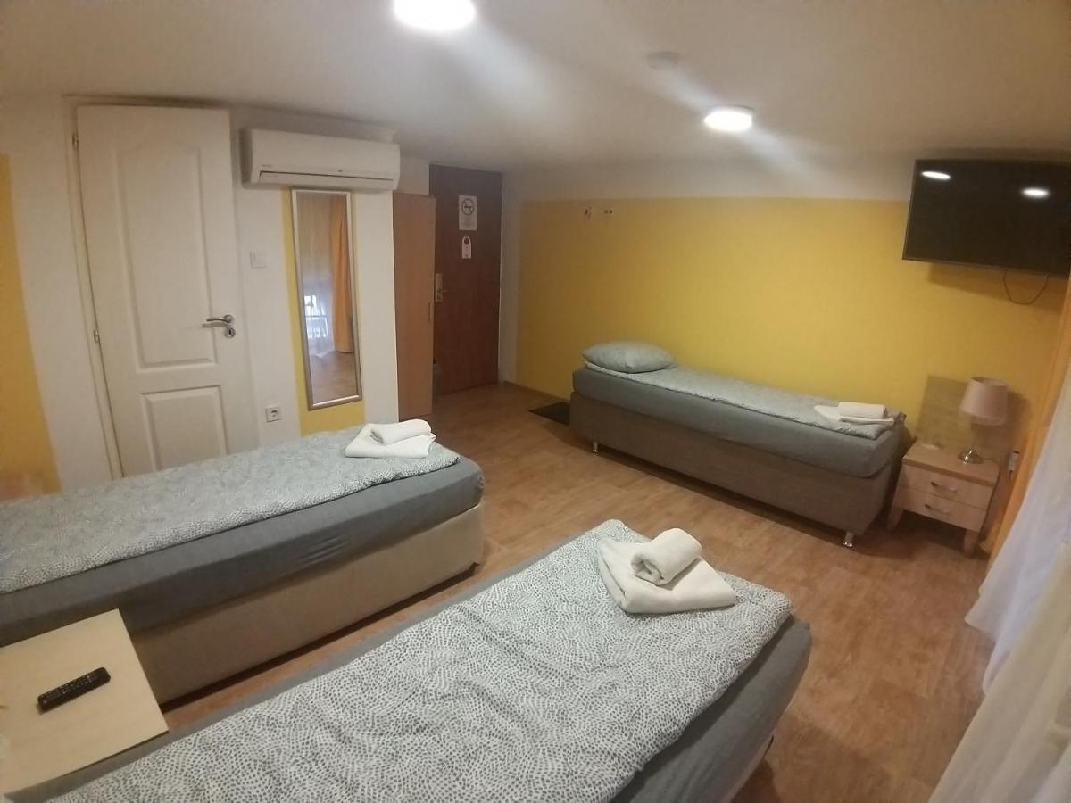 Deniz Guesthouse Βουδαπέστη Εξωτερικό φωτογραφία